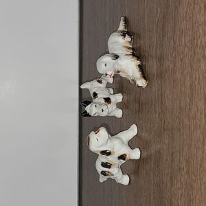 Porcelain dogs